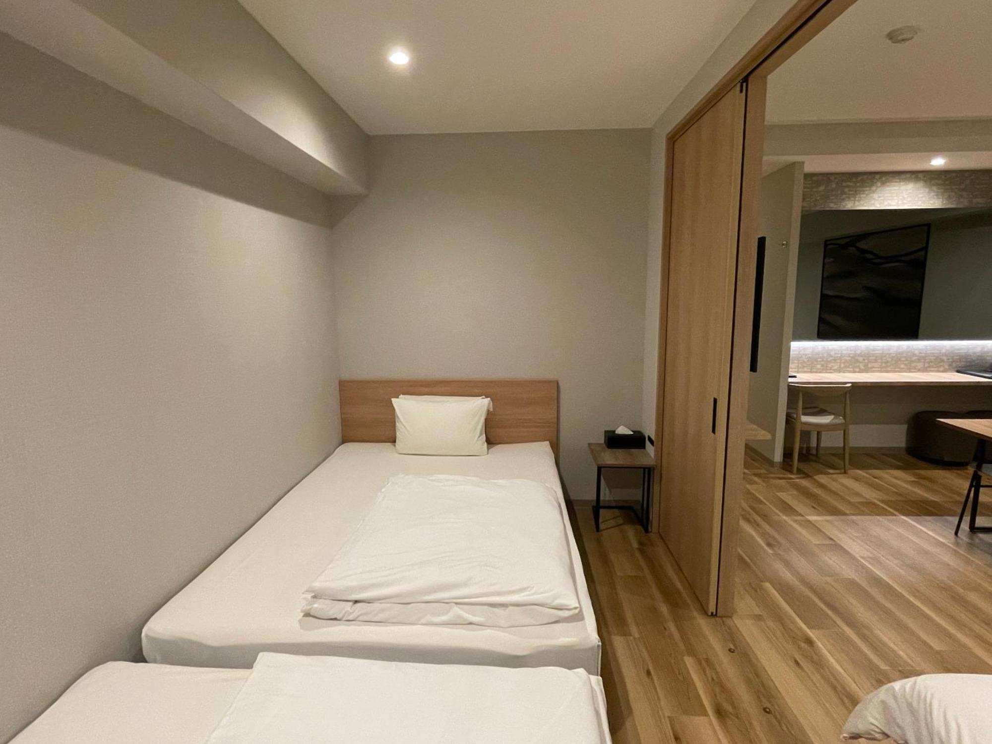 Comforts81 Shinsaibashi أوساكا الغرفة الصورة